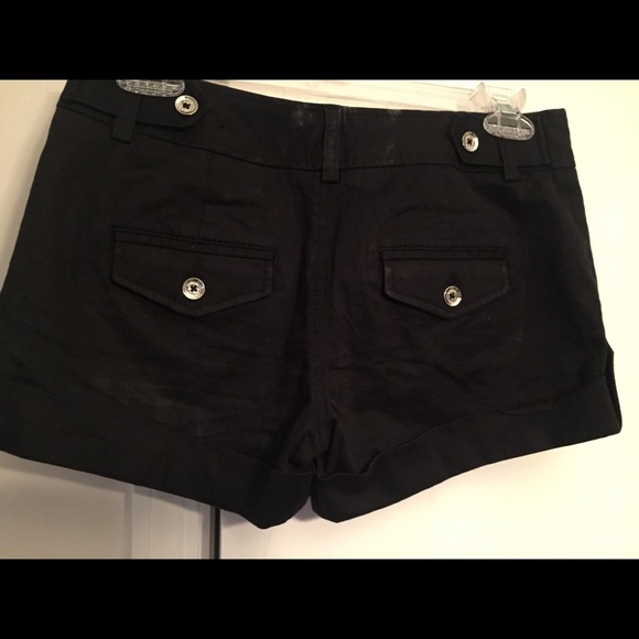 Black limited shorts - Picture 2 of 2